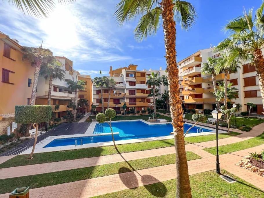 Olivia Sunny 2 Bedroom Apartament Punta Prima ตอร์เรเวียคา ภายนอก รูปภาพ