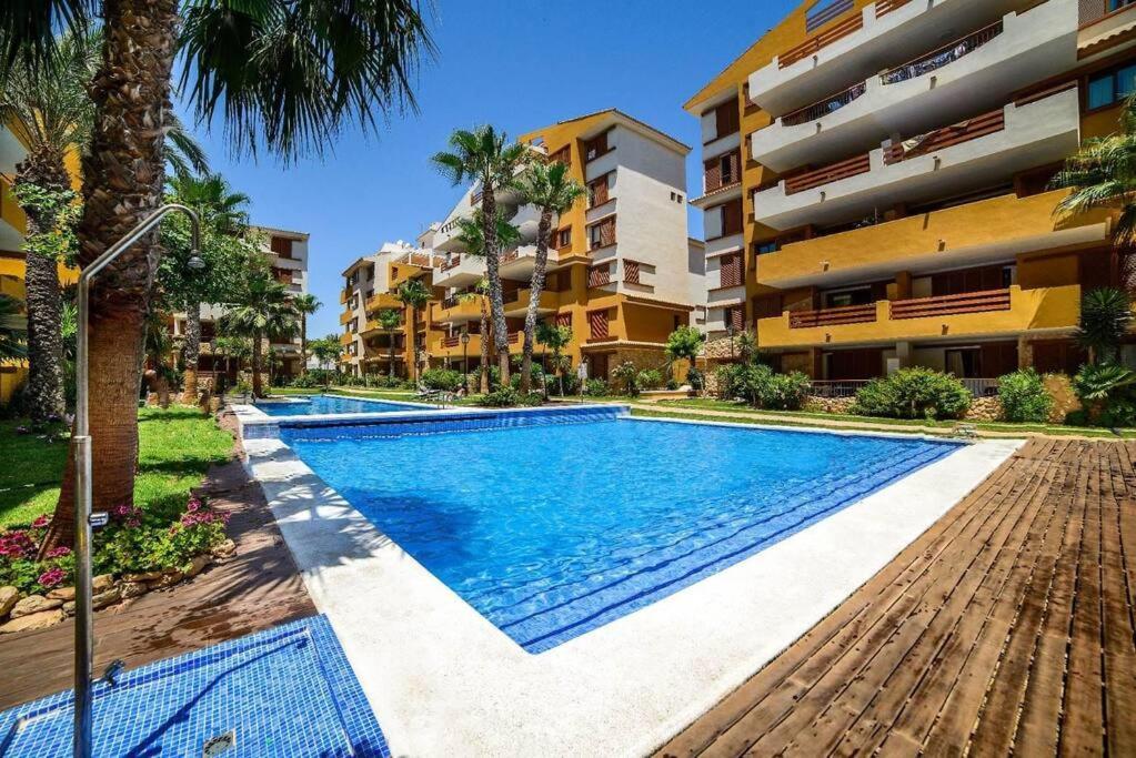 Olivia Sunny 2 Bedroom Apartament Punta Prima ตอร์เรเวียคา ภายนอก รูปภาพ