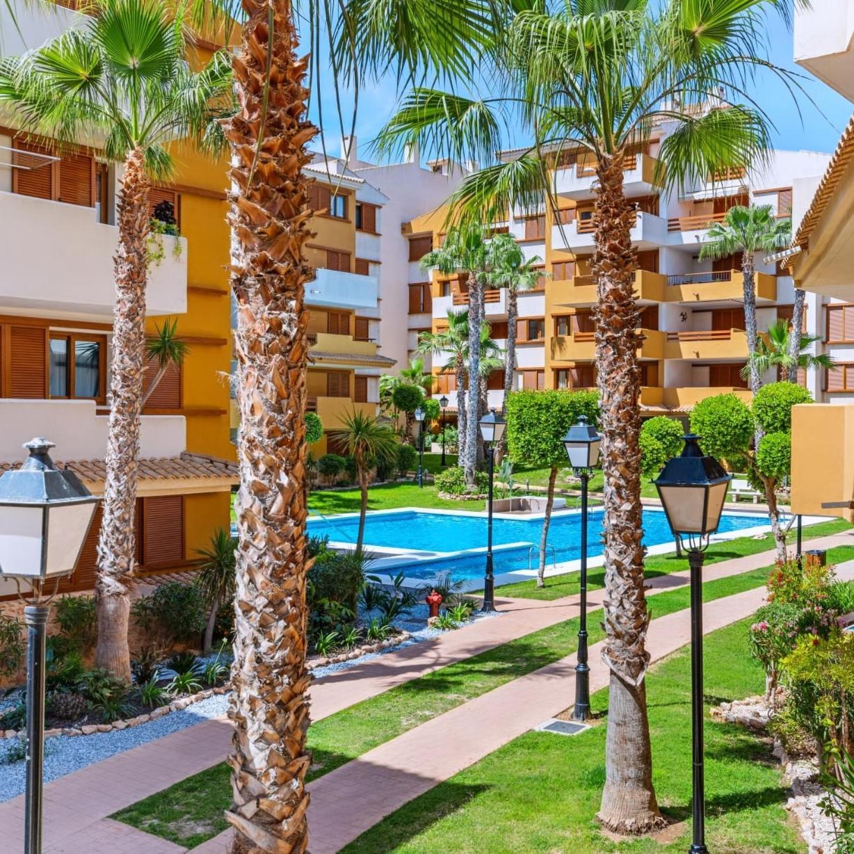 Olivia Sunny 2 Bedroom Apartament Punta Prima ตอร์เรเวียคา ภายนอก รูปภาพ
